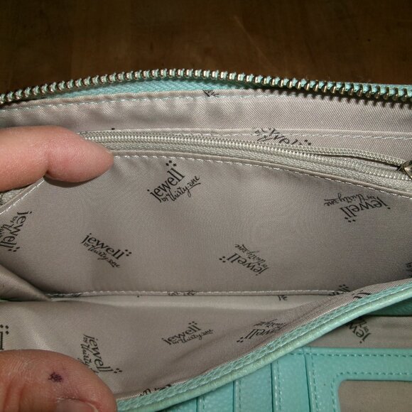 Light GreenJewell by Thirty One Wallet - Picture 5 of 6